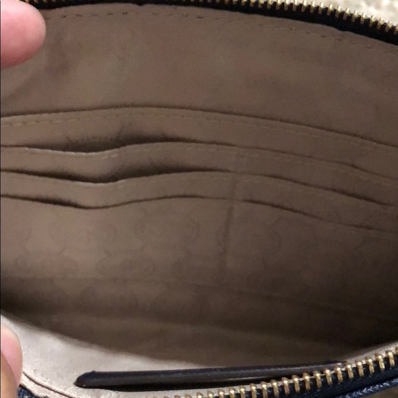 MICHAEL KORS PYRAMID STUD CLUTCH NWT128 - Picture 6 of 7